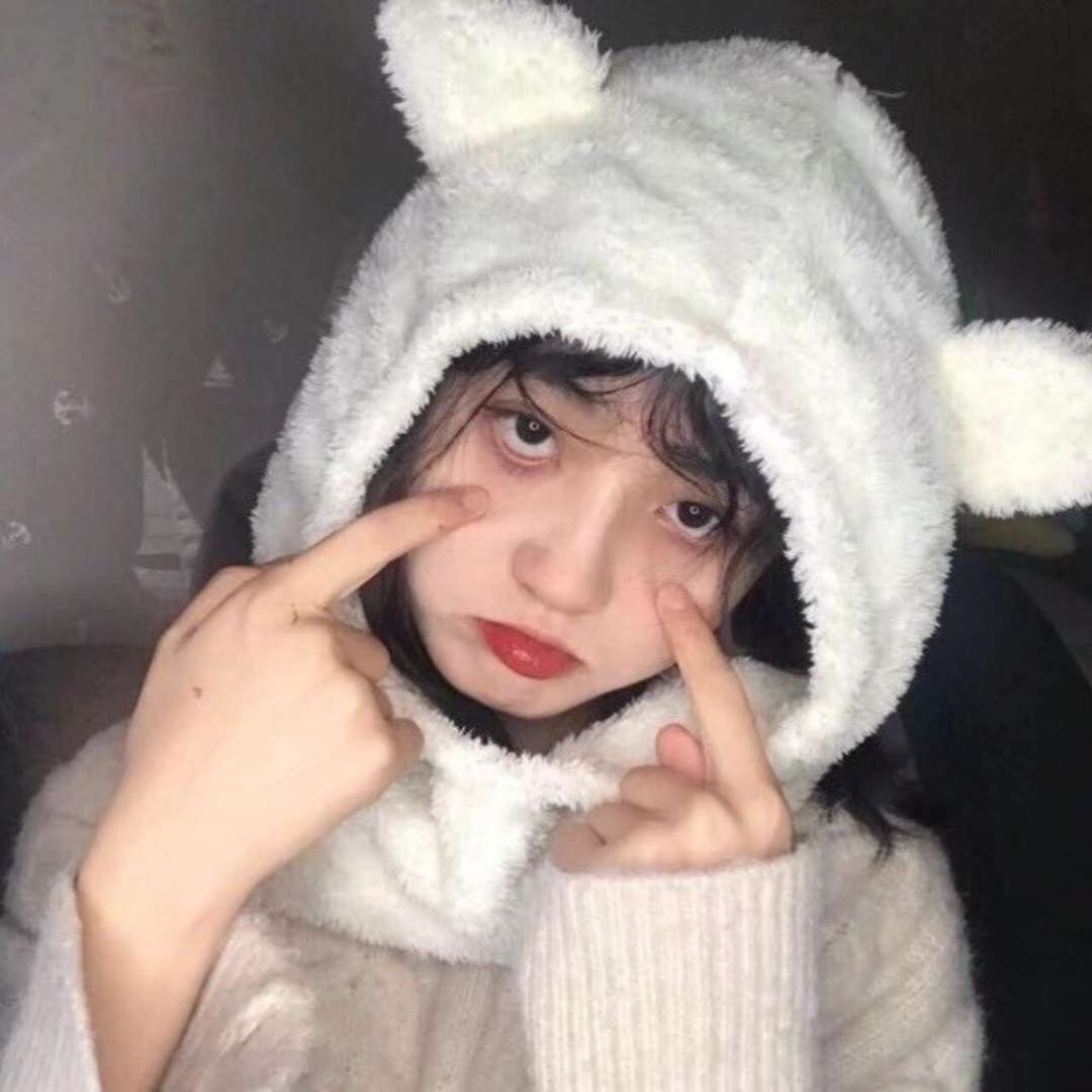 顾萱.