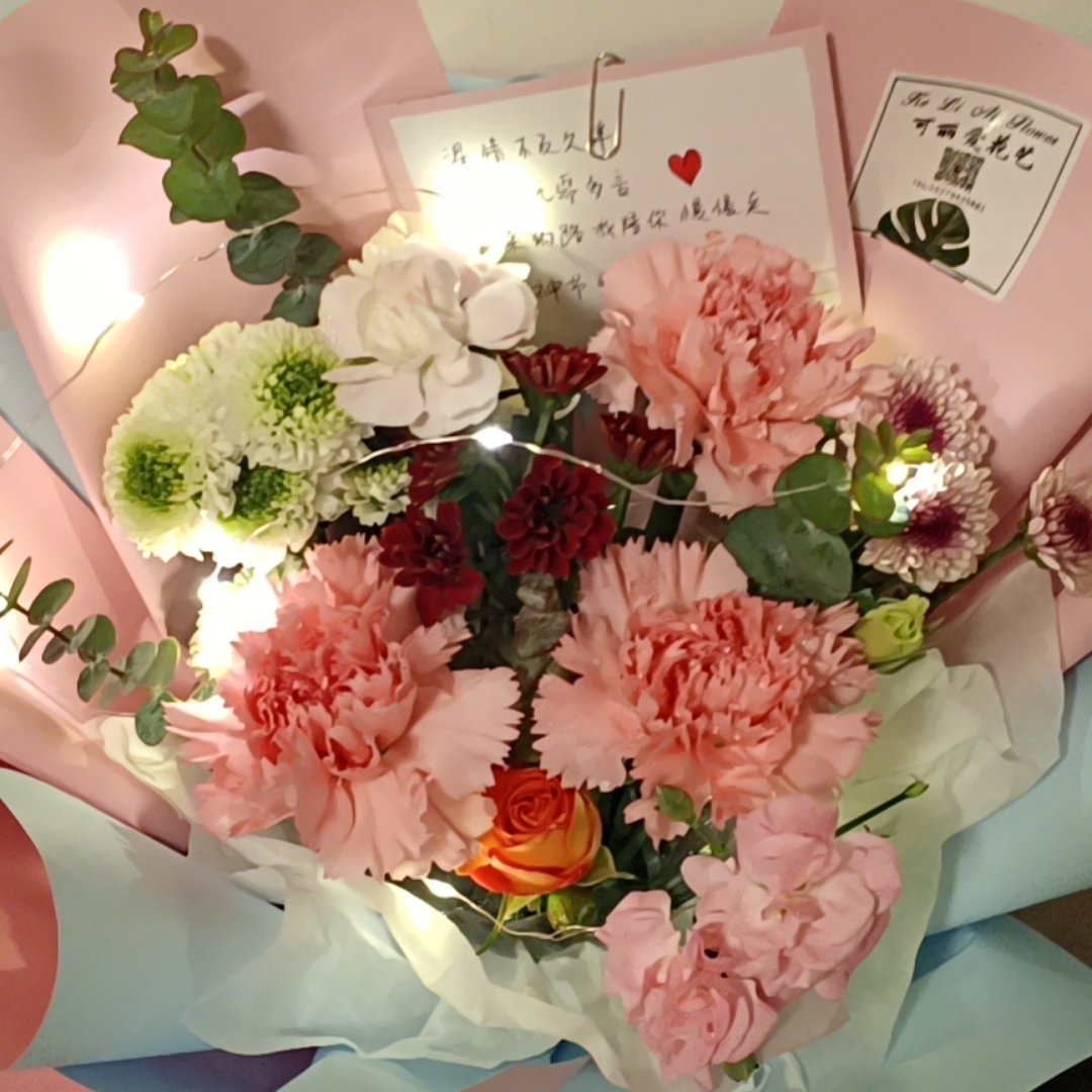 蜀葵花下捉蜻蜓